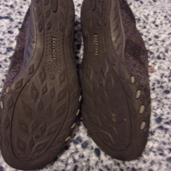 Skecher Relaxed Fit Memory Foam shoes size 8 - Picture 5 of 6